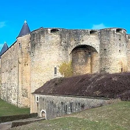 Le Saint Michel 2* Sedan